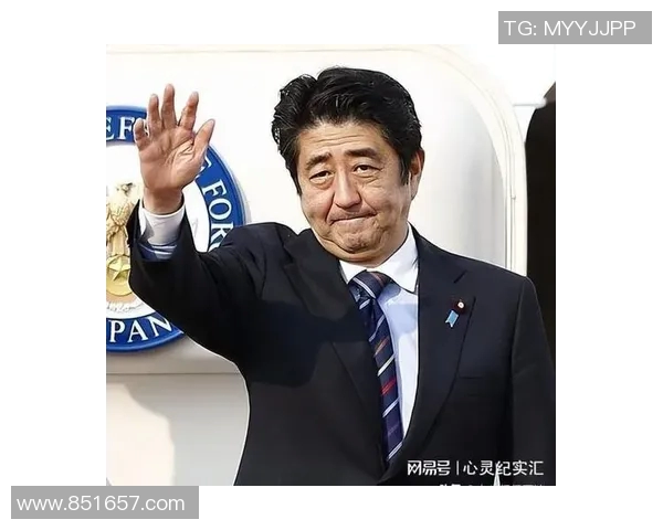 足球界传奇人物是否已离世引发广泛关注与讨论